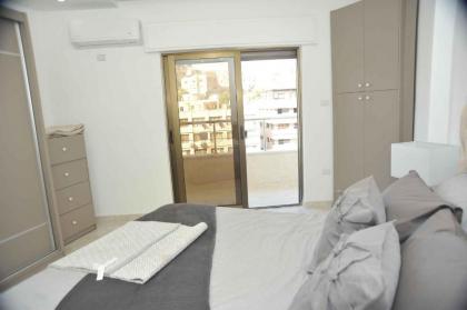 Amazing one Bedroom Apartment in Amman Elwebdah 4 - image 2