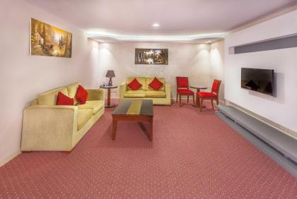 Sofia Suites Hotel - image 17