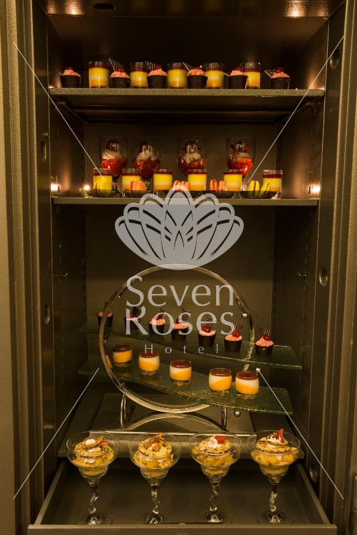 Seven Roses Hotel - image 7