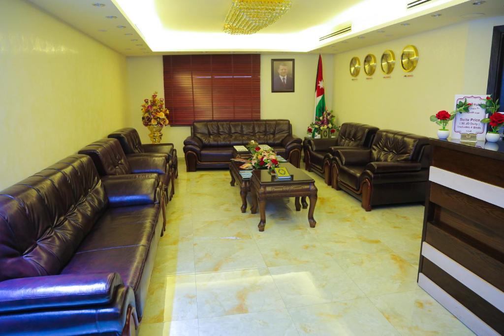 Qaser Al-Sultan Hotel Suites - image 3