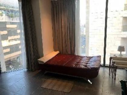 Luxury furnished suite next to The Boulevard - image 13