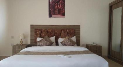 Rayan Hotel Suites - image 10