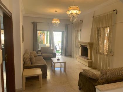 Luxurious 3 Bedroom Villa in Abdoun-Amman - image 10