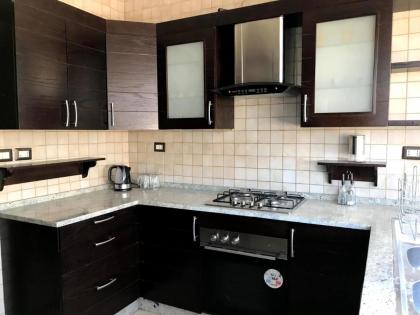 Superb 2 Bed in middle of Amman - image 12