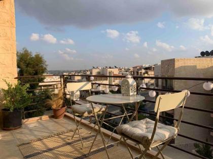 Modern & Central Apartment with Balcony in Abdoun - image 8