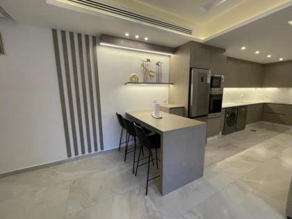 Brand New luxury 2 B Apartment - image 10