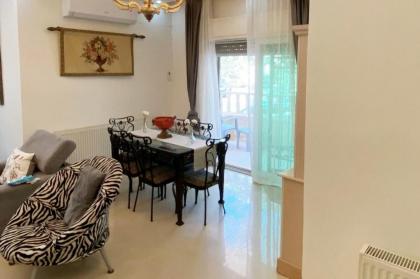 Dair Ghbar Lovely 3-Bedroom with Free parking! - image 17