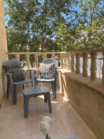 Dair Ghbar Lovely 3-Bedroom with Free parking! - image 8